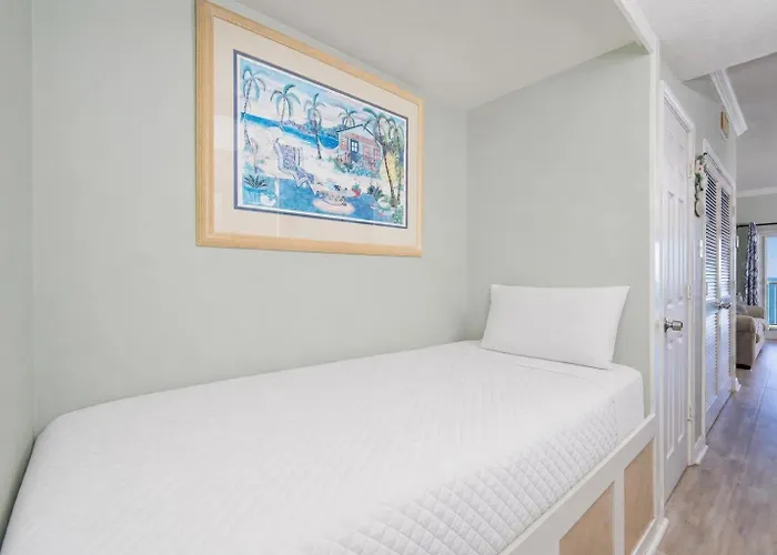 Royal Palms 1404